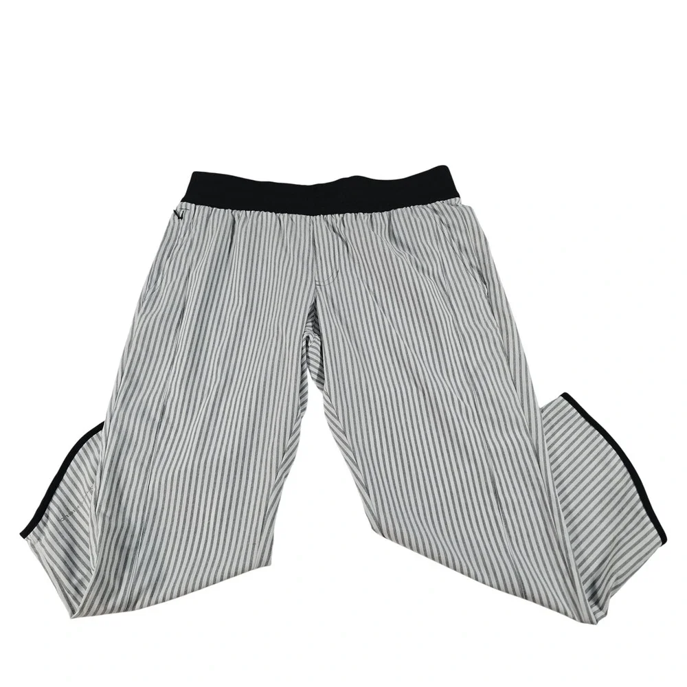 Columbia Womens Grey White Striped Capri Pants Active Hiking AL0219 Size M